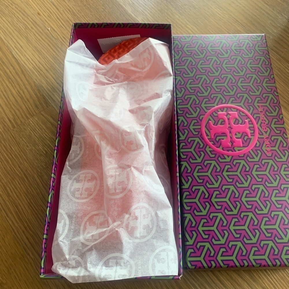 Tory Burch Printed Thin Flip-Flop: Poppy Red Paisley - Picture 7 of 7